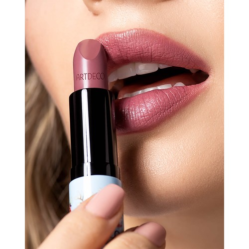 Увлажняющие помады для губ отзывы. Artdeco perfect Color Lipstick 883. Artdeco губная помада perfect Color Lipstick увлажняющая тон 825 Royal Rose. Помада Artdeco perfect Color. Artdeco помада для губ увлажняющая perfect Color Lipstick.