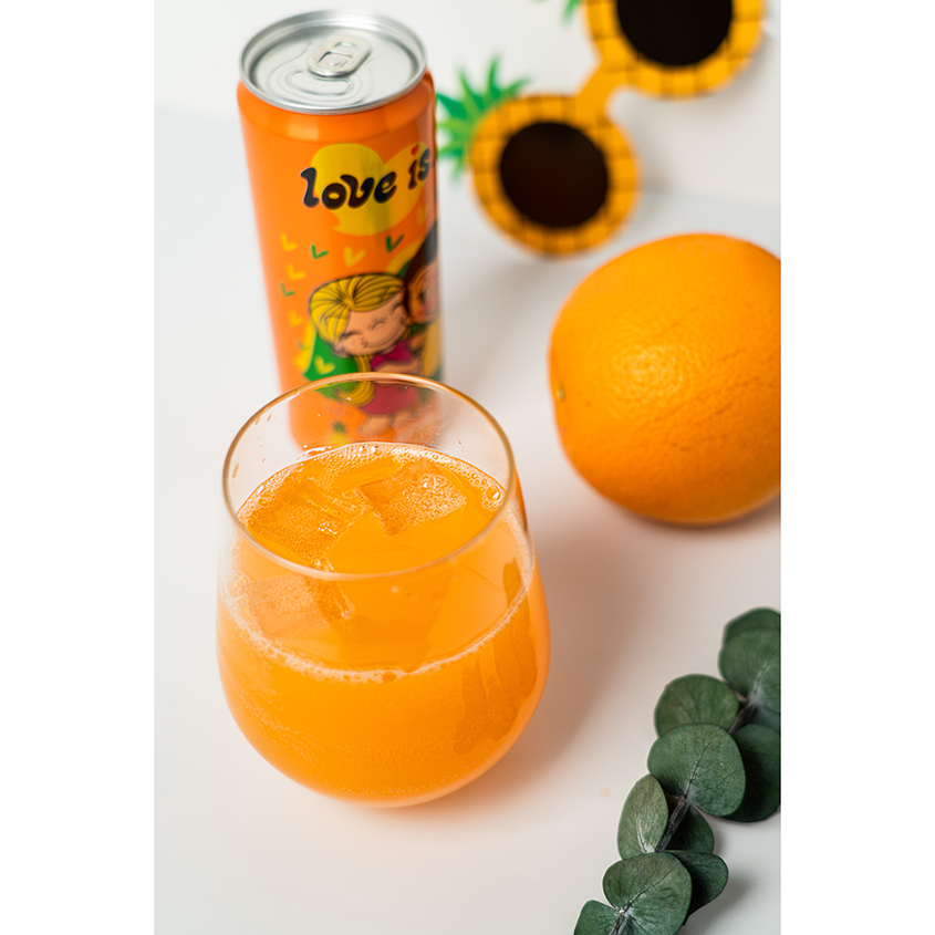 Газированный напиток `LOVE IS…` со вкусом ананаса и апельсина 330 мл