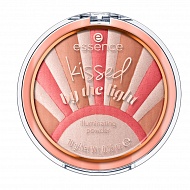 Пудра компактная для лица `ESSENCE` KISSED BY THE LIGHT подсвечивающая тон 02