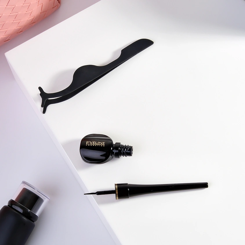 Подводка для глаз `EVELINE` CELEBRITIES EYELINER водостойкая тон черный