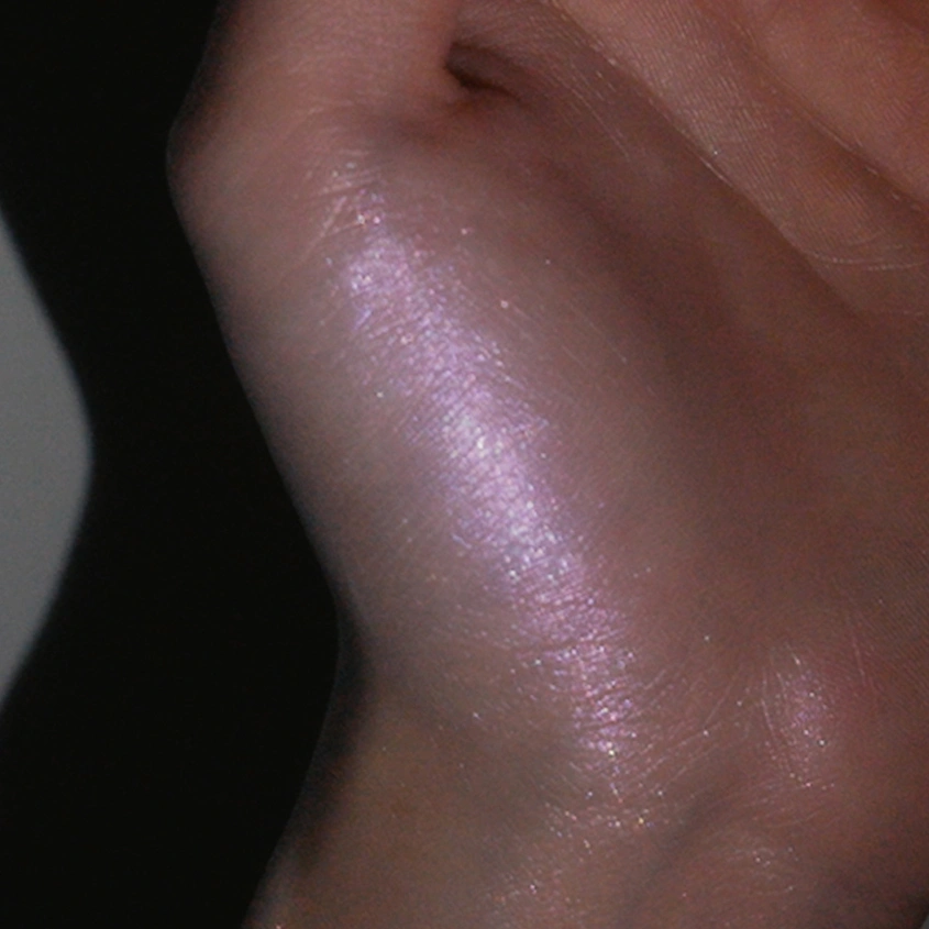 Хайлайтер для лица `FWEE` GLITZ STONE HIGHLIGHTER для сияния кожи тон HL02 heroine purple
