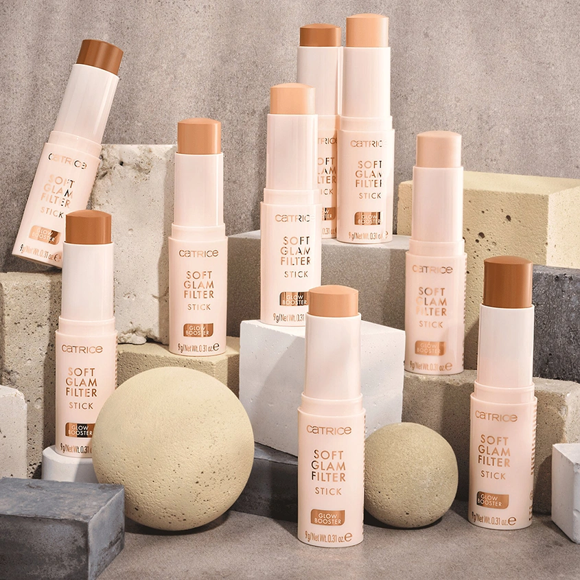 Стик для лица `CATRICE` SOFT GLAM FILTER с эффектом сияния тон 020 Light Medium