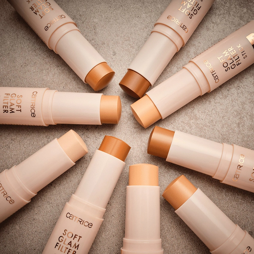 Стик для лица `CATRICE` SOFT GLAM FILTER с эффектом сияния тон 010 Fair Light