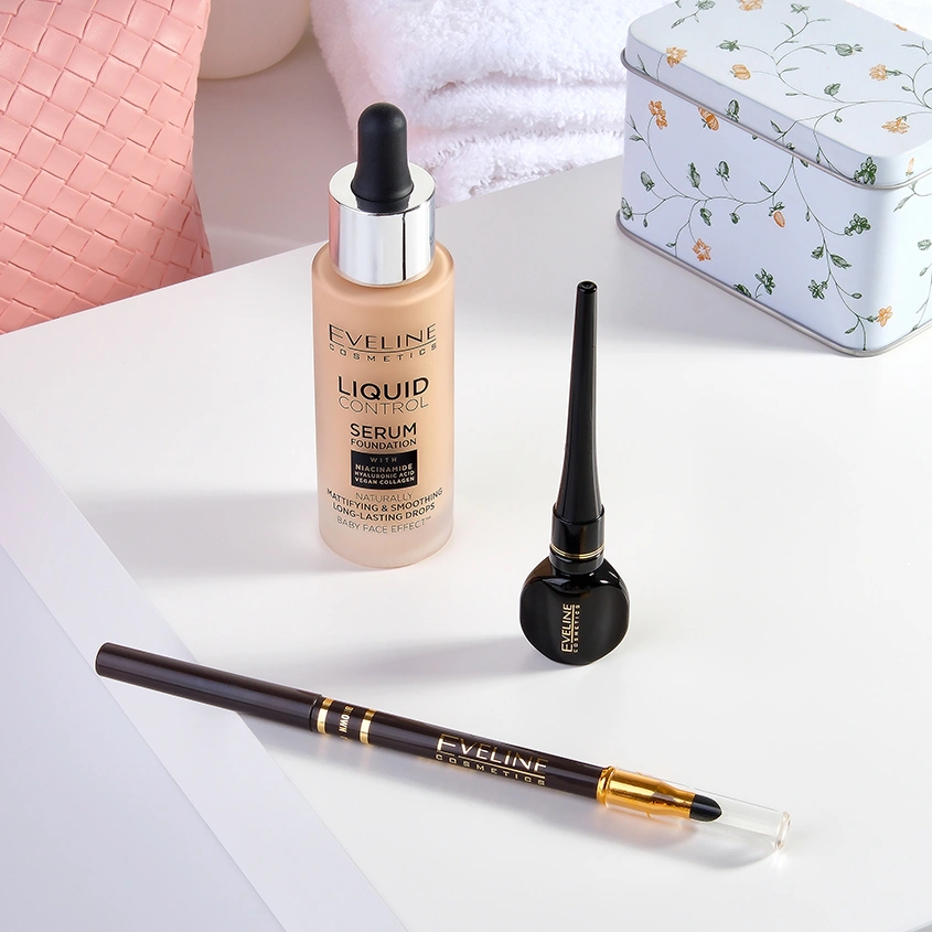 Подводка для глаз `EVELINE` CELEBRITIES EYELINER водостойкая тон черный