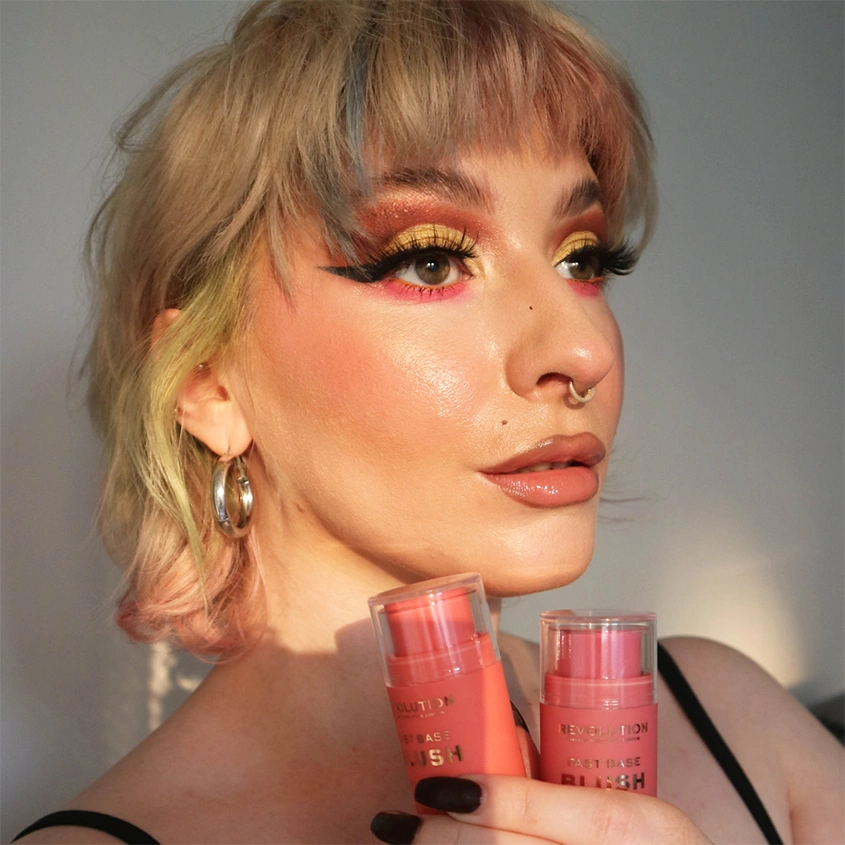 Румяна для лица `REVOLUTION` FAST BASE BLUSH в стике тон Peach